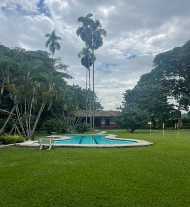 Guadalajara de Buga House | Habitacion Casa Campestre con piscina en Buga