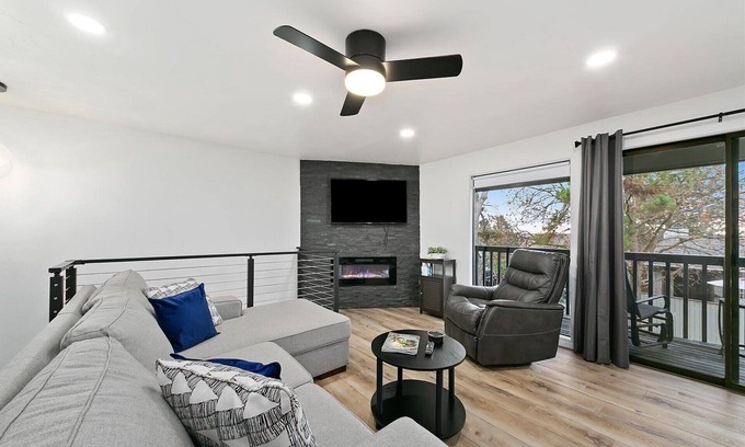 Quail Ridge Condo | #HabitueHome - The Wildrye - 3 bedroom 2 bathroom Foothills Condo