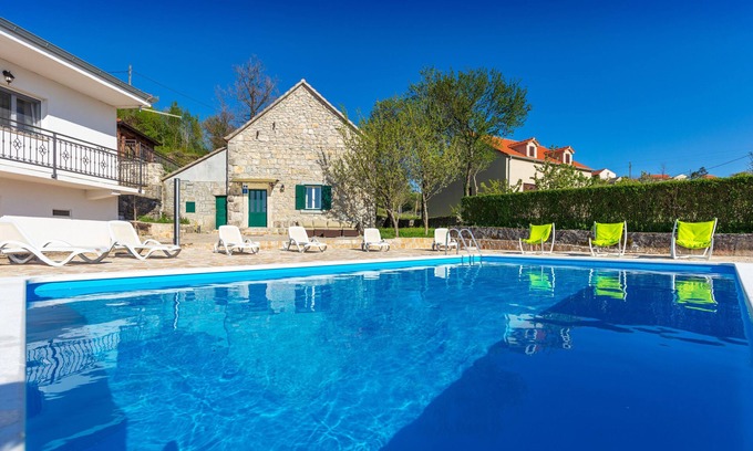 Lovrec Villa | Hacienda Sylvia with HEATED 45m2 POOL !