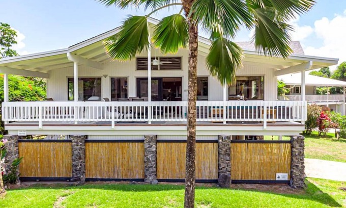 Hanalei Palms House | Hale Ola Kai - a 3br/3ba home a block from the beach in Hanalei