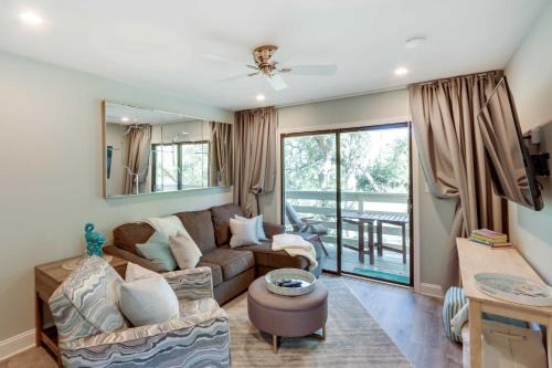 Folly Field Apartment | Half-Mi to Folly Field Beach Hilton Head Condo