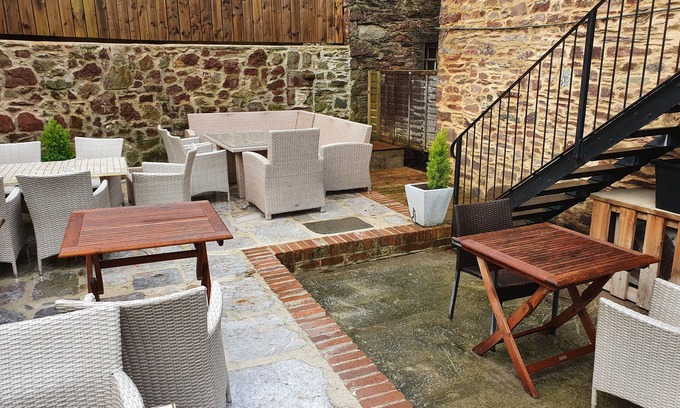 Kingsand Hotel | Halfway House Inn