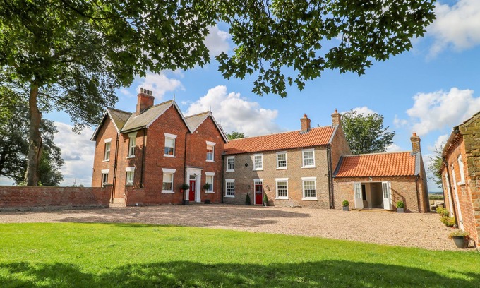 Leven Cottage | HALL GARTH, family friendly, with open fire in Leven Near Beverley