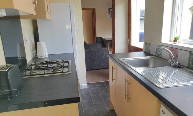 Alsagers Bank Apartment | Halmers Park House
