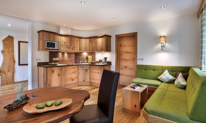 Ramsau Apartment | Halsalm- 2-Zimmer Ferienwohnung, 2 Pers., Dusche/WC, Südbalkon, 50 qm, TV, Küche, separates Schlafzimmer, inkl. Frühstück