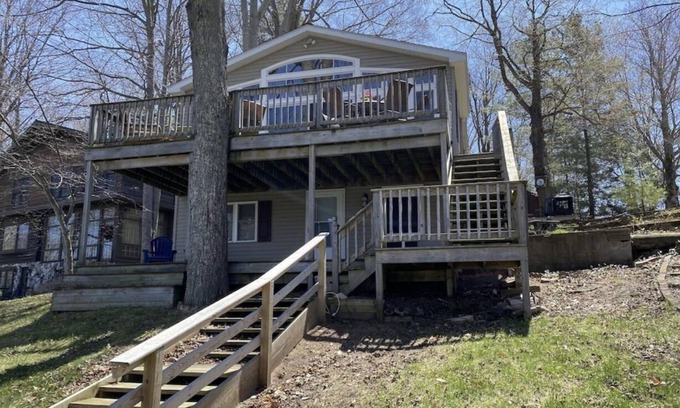Ludington Cottage | Hamlin Lake- waterfront Cottage