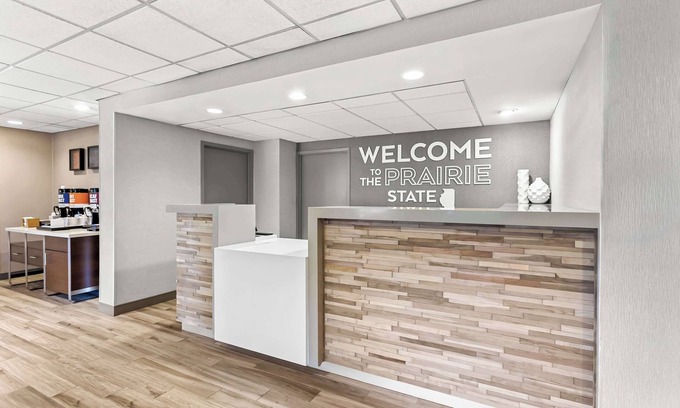 Naperville Hotel | Hampton Inn Chicago/Naperville