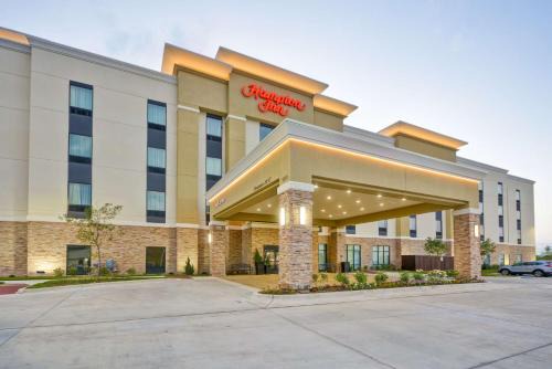 Kyle Hotel | Hampton Inn Kyle