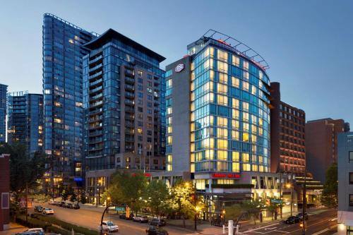 Central Hotel | Hampton Inn & Suites, by Hilton - Vancouver Downtown