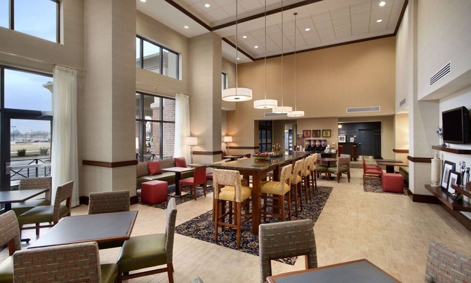Charles Town Hotel | Hampton Inn & Suites Charles Town