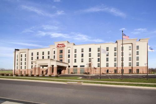 Charles Town Hotel | Hampton Inn & Suites Charles Town