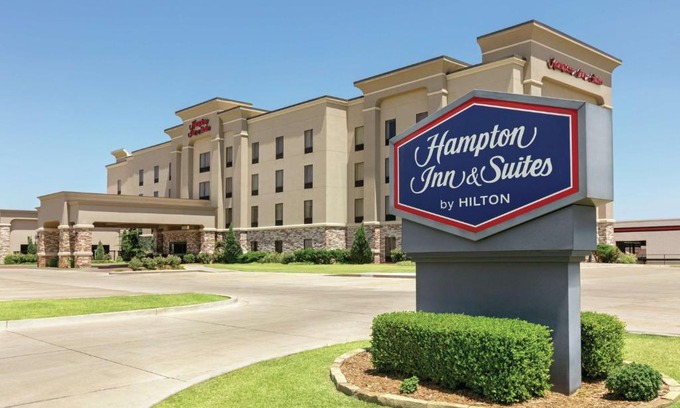 Enid Hotel | Hampton Inn & Suites Enid