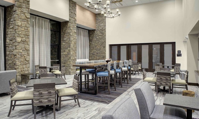 Flagstaff Hotel | Hampton Inn & Suites Flagstaff East