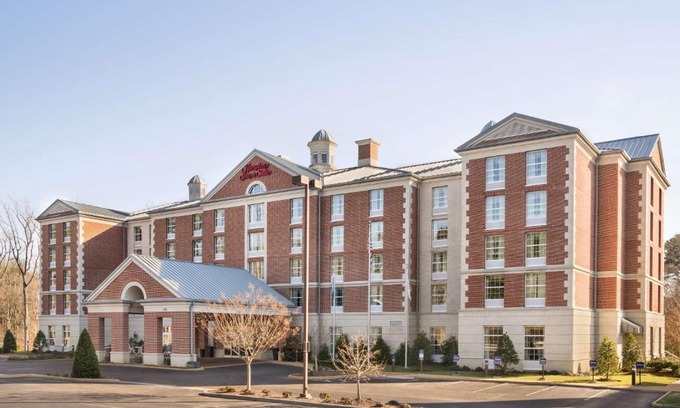 Williamsburg Hotel | Hampton Inn & Suites Williamsburg-Central