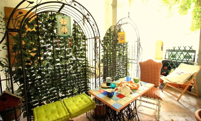 Santo Spirito Apartment | Hand decorated house with court