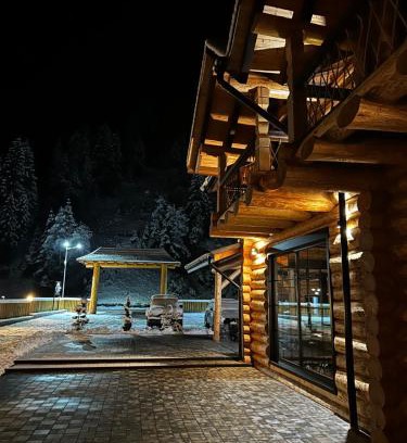 Carlibaba House | Hanul și Păstrăvăria Țibău