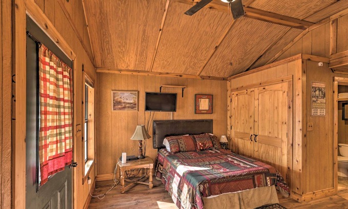 Chico Apartment | 'Happy Camper Log Cabin' in Lake Community!