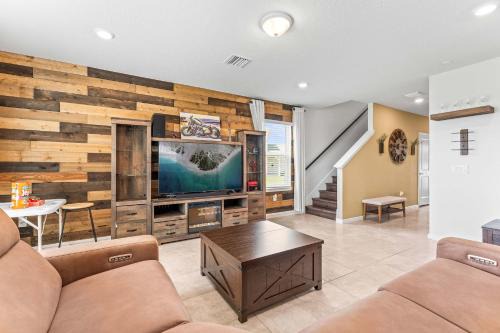 Davenport House | Happy Daze - Home for 8