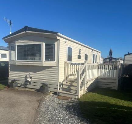 Selsey House | Happy Hilda