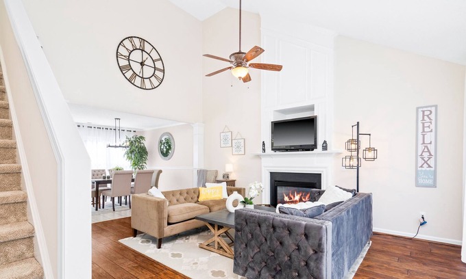 Fuquay-Varina House | Happy home in lovely neighborhood sleeps 8 🌟