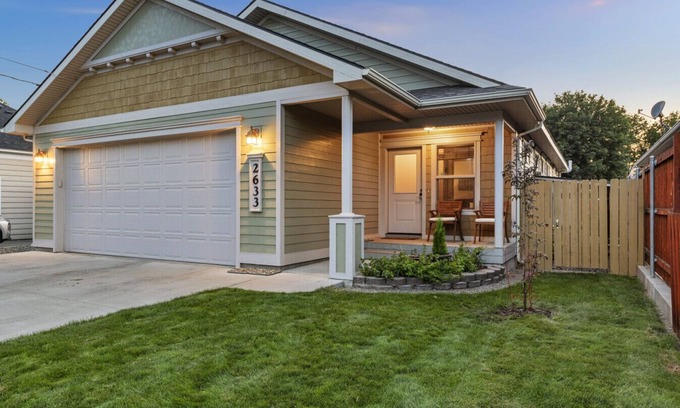 Baker City House | Happy House, Cozy! 3 Brdm, 2 Bath Home, Local Golfing 50% Off