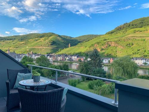 Kaimt Apartment | Happy Place Ferienwohnung mit Moselpanoramablick, Dachterrasse und Sauna