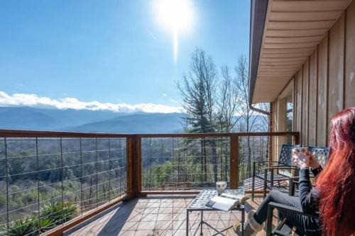 Gatlinburg - Pigeon Forge House | Happy Trails - Cobbly Nob Resort Home