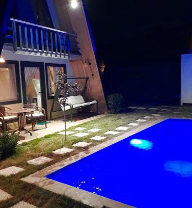 Sapanca Ski Chalet | HappyHouse Bungalov Three-Room, SW POOL with lake view, Sapanca B1