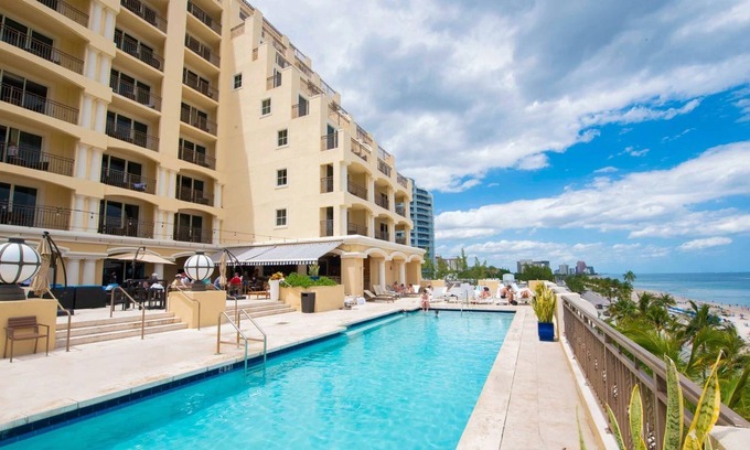 Central Beach Hotel | Harbor Hideout! Close to Fort Lauderdale Beach! Swimming Pool, Pet-friendly!