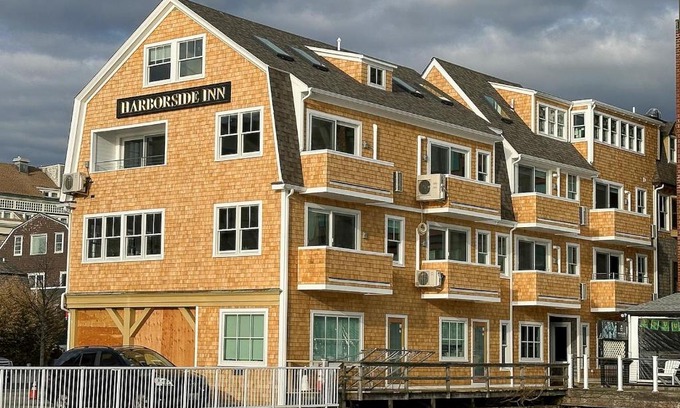 Yachting Village Hotel | Harborside Inn