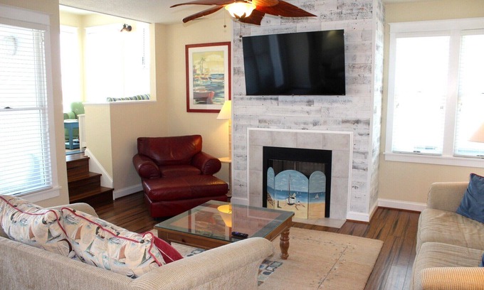 Manteo Condo | Harbour Place 4104, Marina-Front Condo in Pirate's Cove