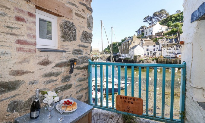 Polperro House | HARBOUR VIEW, pet friendly, country holiday cottage in Polperro