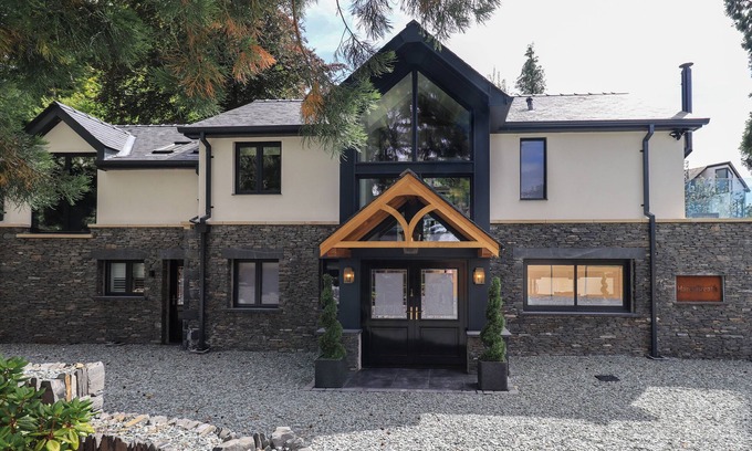 Bowness-on-Windermere House | HARE'S BREATH, pet friendly, with open fire in Bowness-On-Windermere
