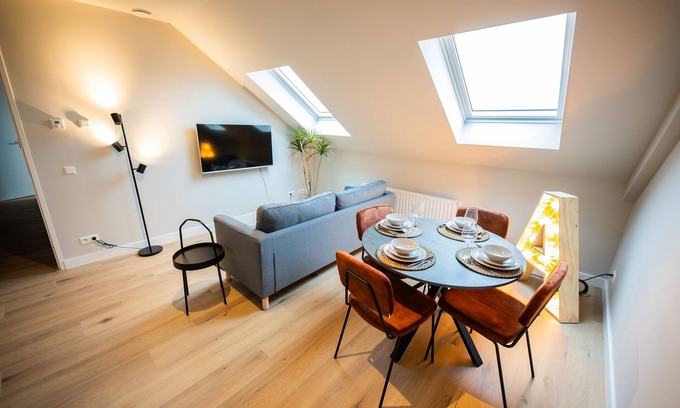 Rotterdam Villa | Harmony Spacious 3BRD Apartment PK15