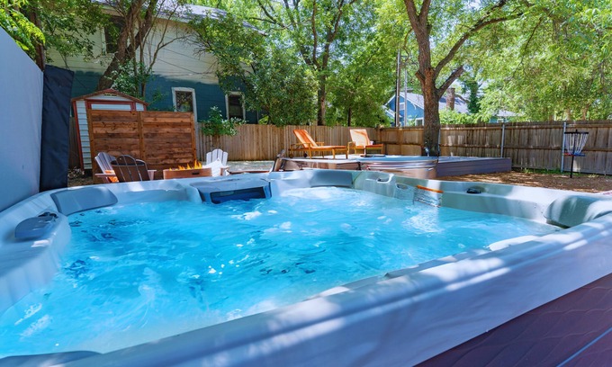 Waco House | Harp Haven: Silos, Pool, Hot Tub, Fire Pit, King Beds & More