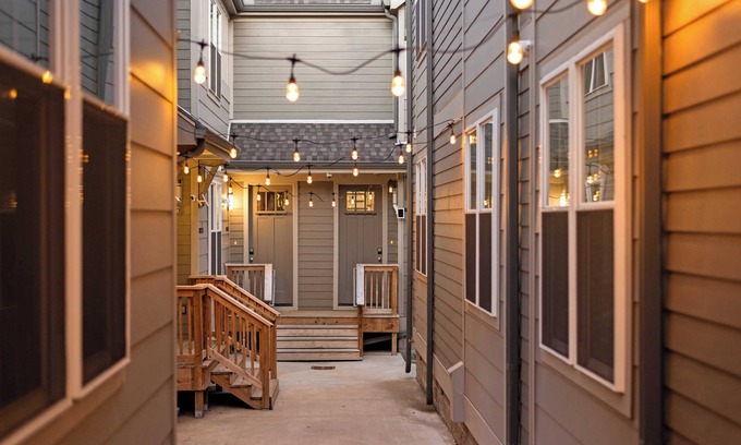 Chestnut Hill Cottage | Hart Suite 13 by Avantstay Gorgeous Town House w/Modern Amenities in Nashville!