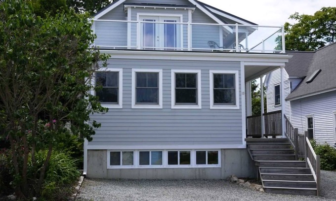 Bar Harbor House | Hathaway Cottage - modern, beautiful home in the heart of Bar Harbor near the water