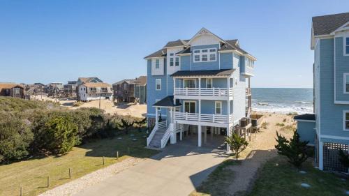 Buxton Apartment | Hatteras Retreat Oceanfront 7 Bedroom Home