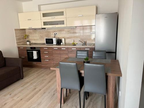 Debrecen Apartment | Hatvan Central Apartment