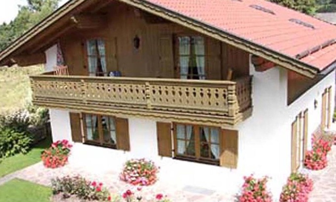 Unterammergau Apartment | Haus Beschta Josef - Apartment (2 bed.)
