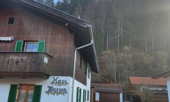 Grainau Apartment | Haus Marion Gemütliche Fewo für 2 Pers 10 Min bis zum Eibsee/Zugspitzseilbahn