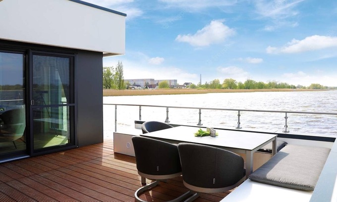 Ribnitz Apartment | Hausboot für 6 Gäste mit 85m² in Ribnitz-damgarten
