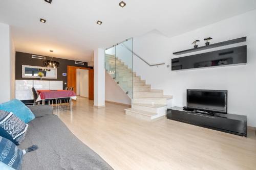 Pineda de Mar Apartment | Hauzify I Apartament Ponent