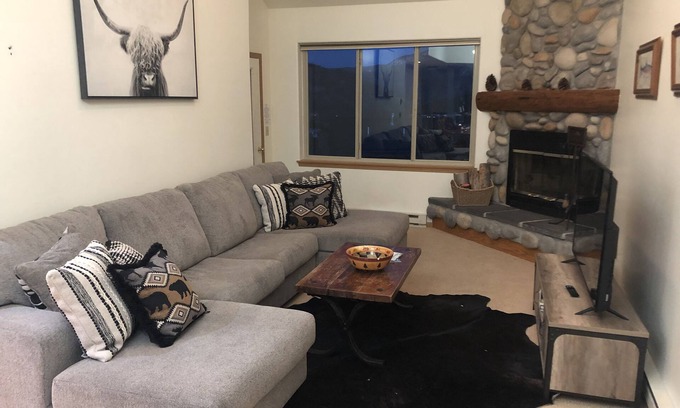 Big Sky Condo | Haven in Big Sky w/Views and Hot Tub- Town Center
