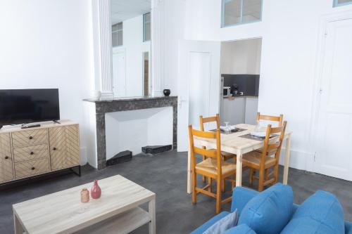 Montelimar Apartment | Havre Doux - TV, Wifi, Élégant - Centre Ville