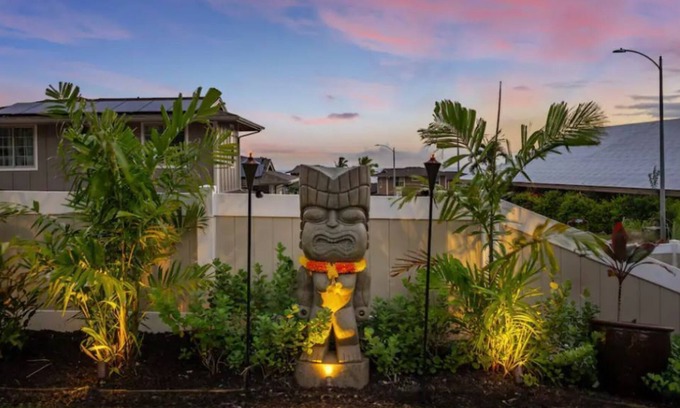 Makaha Valley House | Hawaii Hideout
