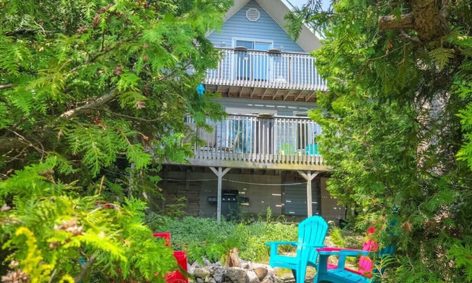 Tobermory Apartment | Hay Bay Getaway - Lake Huron Water View