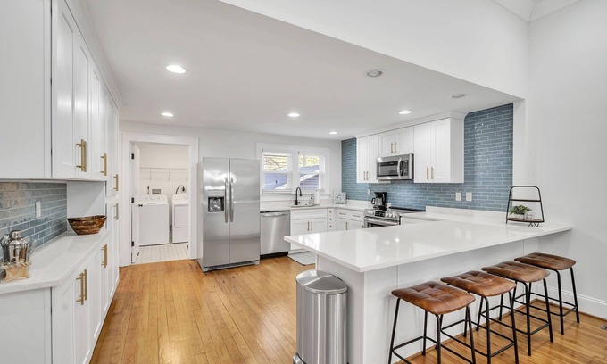 Greenville House | Haynesworth Manor - minutes from Swamp Rabbit Trail!