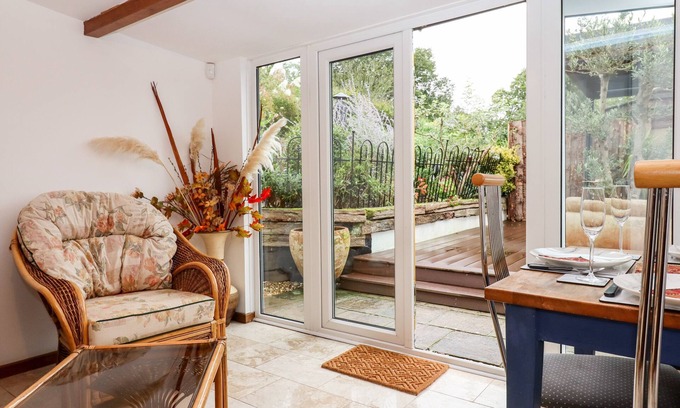 Longdown Cottage | HAZELDENE STABLES, pet friendly, character holiday cottage in Ide