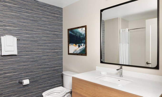 Downtown Atlanta Resort | Heart of Downtown Atlanta Resort with Pool & Bar